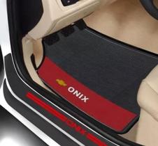 Jogo Soleira Detalhe Vermelho + Tapete Lado Vermelho Gm Onix