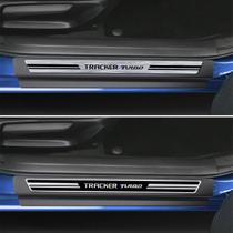 Jogo Soleira Premium Elegance Chevrolet New Tracker Turbo 2020 2021 2022 - 4 Portas ( Vinil + Resinada 8 Peças ) - NP Adesivos