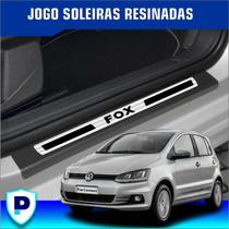 Jogo Soleira Volkswagen Fox Resinada Premium Kit 8 Peças Jogo Soleira Volkswagen Fox Resinada Premium Kit 8 Peças