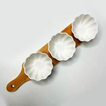 Jogo Tábua de Bambu com 3 Bowls Porcelana Redondo Branca - 4 Pcs