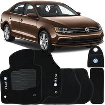 Jogo Tapete Automotivo Carpete + Lixeira Vw Jetta 2011 à 2018 Soft Logo Bordado Preto 6 Peças