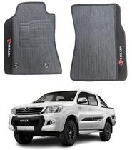 Jogo Tapete Borracha Logo Para Hilux CD 2005 2006 2007 2008