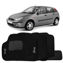 Jogo Tapete Carpete Automotivo Focus Hatch Sedan 2001 a 2013 Preto 5 Peças