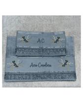 Jogo toalha de banho e rosto bordadas com nome, acabamento em gripir