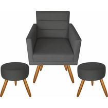 Kit 01 Poltrona Luxo Decorativa Nina E 2 Puffs Suede Cinza Kit 01 Poltrona Luxo Decorativa Nina E 2 Puffs Suede Cinza