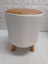 Kit 02 Puffes Decorativo Redondo 40x30 pés palito, tecido Linho Off White com pé palito Caramelo