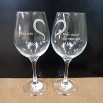 Kit 02 Taças para Vinho em Vidro Personalizada a Laser Tipo Jateado Kit 02 Taças para Vinho em Vidro Personalizada a Laser Tipo Jateado