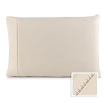 Kit 02 Travesseiros ALTO e MACIO com 02 Fronhas de Algodão percal 180 fios 70x50 cm com enchimento de silicone Kit 02 Travesseiros ALTO e MACIO com 02 Fronhas de Algodão percal 180 fios 70x50 cm com enchimento de silicone