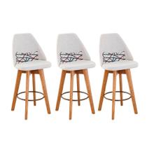 Kit 03 Banquetas Alta Maya Giratória Com Encosto Linho Bege Claro e Almofada Linhas Coloridas - Gat Magazine Kit 03 Banquetas Alta Maya Giratória Com Encosto Linho Bege Claro e Almofada Linhas Coloridas - Gat Magazine