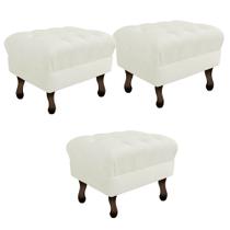 Kit 03 Puff Retrô Capitonê Decorativo Pé em Madeira Sala de Estar Recepção Escritório material sintético Bege - Damaffê Móveis Kit 03 Puff Retrô Capitonê Decorativo Pé em Madeira Sala de Estar Recepção Escritório material sintético Bege - Damaffê Móveis