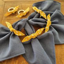 Kit 04 Guardanapos de Tecido Mellange Azul e 04 Anéis PG Lacinho Poá Amarelo