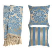 Kit 1 Manta e 2 Capas de Almofada em Tecido Jacquard Tradicional Azul e Dourado Kit 1 Manta e 2 Capas de Almofada em Tecido Jacquard Tradicional Azul e Dourado