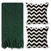 Kit 1 Manta Para Sofá 2,40 X 1,80 + 2 Capas de Almofada Cor:Verde-Preto Kit 1 Manta Para Sofá 2,40 X 1,80 + 2 Capas de Almofada Cor:Verde-Preto