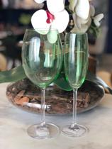 Kit 1 taça champanhe e 1 taça vinho em Cristal cor verde limão claro Wolff