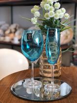 Kit 1 taca cristal vinho/agua 580ml e 1 taca champanhe 220ml azul turquesa Kit 1 taca cristal vinho/agua 580ml e 1 taca champanhe 220ml azul turquesa