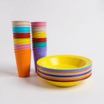 Kit 10 Copos 350ml 10 Pratos Plástico Coloridos Infantil