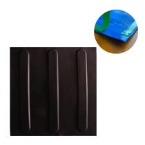 KIT 10 PÇS PISO TÁTIL PVC 25x25 DIRECIONAL PRETO ADESIVADO