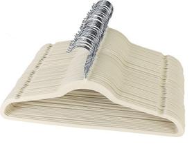 Kit 100 Cabides De Veludo Ultra Fino Antideslizante Bege