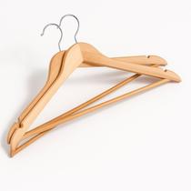 Kit 12 Cabides Madeira Marfim Envernizado com Gancho Giratório Antiderrapante Adulto