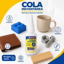 Kit 12 Colas Multiuso para Madeira Plástico e Metal Kit 12 Colas Multiuso para Madeira Plástico e Metal