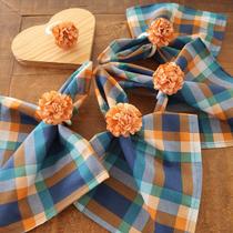 Kit 12 Guardanapos de Tecido Xadrez Azul e 12 Anéis PG Crisântemo Laranja Kit 12 Guardanapos de Tecido Xadrez Azul e 12 Anéis PG Crisântemo Laranja