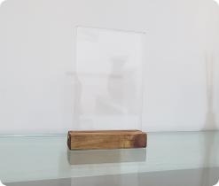 Kit 15 Displays 10x15 de Mesa em Pinus e Acrílico Transparente Kit 15 Displays 10x15 de Mesa em Pinus e Acrílico Transparente