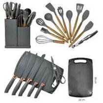 Kit 19 Utensílios De Cozinha Silicone Cabo De Madeira Faca Tábua Cor:Preto