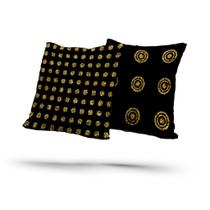 Kit 2 Almofadas Com Enchimento Gold Digger Preto e Dourado Kit 2 Almofadas Com Enchimento Gold Digger Preto e Dourado