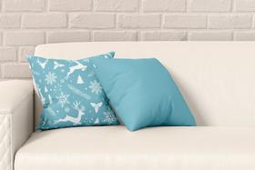 Kit 2 Almofadas Com Enchimento Renas e Flocos de Neve Azul Claro