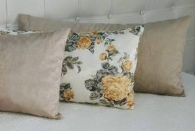 Kit 2 Almofadas Retangulares Sued Palha Jacquard Floral Kit 2 Almofadas Retangulares Sued Palha Jacquard Floral