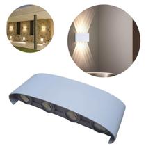 Kit 2 Arandelas Brancas Meia Lua De Sobrepor LED 8W Bivolt Luz Branco Quente Com 8 Fachos Com Direção Cima E Baixo