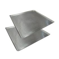 Kit - 2 Assadeiras Estampada Perfurada Alumínio 35cm x 35cm - Cimapi Kit - 2 Assadeiras Estampada Perfurada Alumínio 35cm x 35cm - Cimapi