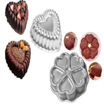 Kit 2 Assadeiras Forma de Bolo Coração Gomada + Forma de Bolo 5 Corações Vulcão