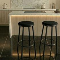 Kit 2 Banquetas Alta Estofada Bancada Cozinha Balcão Alto Áreas Gourmet Moderna Cozinha Luna Estrutura Preto:Preto Kit 2 Banquetas Alta Estofada Bancada Cozinha Balcão Alto Áreas Gourmet Moderna Cozinha Luna Estrutura Preto:Preto