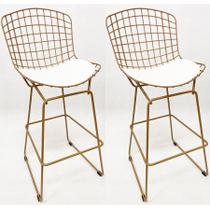 Kit 2 Banquetas para Cozinha média Bertoia maciça cor Dourado fosco assento branco altura 60cm