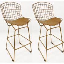 Kit 2 Banquetas para Cozinha média Bertoia maciça cor Dourado fosco assento cor caramelo altura 60cm