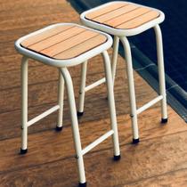 Kit 2 Banquinhos De Aço E Madeira Branco Altura 46 Cm Kit 2 Banquinhos De Aço E Madeira Branco Altura 46 Cm