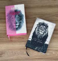 Kit 2 Bíblias Glitter 100% Leão faces rosas + Leão ele vem - ARC HIP