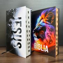 Kit 2 Bíblias Sagradas Leão Jesus e Leão em Chamas Letra Hiper Gigante com Harpa e com Índice