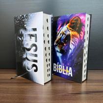 Kit 2 Bíblias Sagradas Leão Jesus e Leão Universo Letra MÉDIA com Harpa e com Índice - HERDEIRO DA COROA