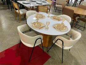 Kit 2 Cadeiras Yara Estofada Luxo Sala de Jantar Design Moderno Cor:Bege Kit 2 Cadeiras Yara Estofada Luxo Sala de Jantar Design Moderno Cor:Bege