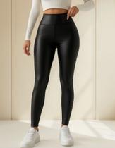 Kit 2 Calça Legging Feminina material sintético Moda Inverno Exclusivo Kit 2 Calça Legging Feminina material sintético Moda Inverno Exclusivo