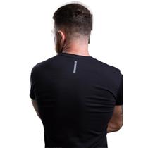 Kit 2 Camisetas Masculinas Preta E Branca Básicas Elegante