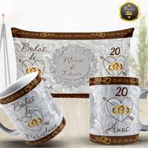 Kit 2 Canecas e 1 Uma Almofada 20x30 Bodas de PORCELANA - Personalizada Innovari