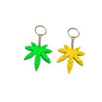 Kit 2 Chaveiros Folha 3D Acessório Criativo para Mochila e Chaves