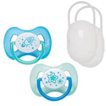 Kit 2 Chupetas Buba Comfort Tam1 Noturna Foguete Com 2 Capas Kit 2 Chupetas Buba Comfort Tam1 Noturna Foguete Com 2 Capas