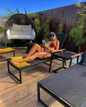 Kit 2 Espreguiçadeiras De Piscina Em Aluminio + Mesinha