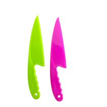 Kit 2 Facas Plastica Para Cortar Bolos Pão Legumes 30cm Coloridas - JW SHOP
