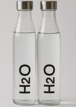 Kit 2 Garrafas De Vidro 750ml H2O Para armazenar bebidas