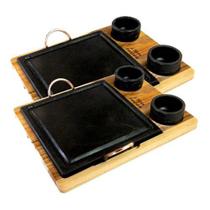 Kit 2 grelha de pedra sabão quadrada 20x20 cm + 4 cumbucas com suporte de madeira Kit 2 grelha de pedra sabão quadrada 20x20 cm + 4 cumbucas com suporte de madeira